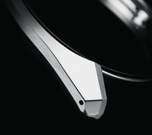 Zaratsu polishing and hairline finishing: Two skills that bring out the best in each other